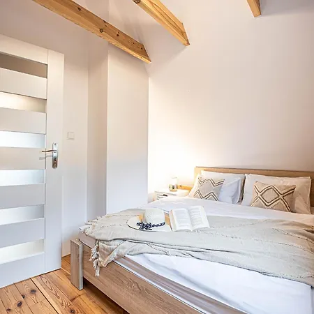 Mazurskie Wzgorze - Caloroczne 펜션 *