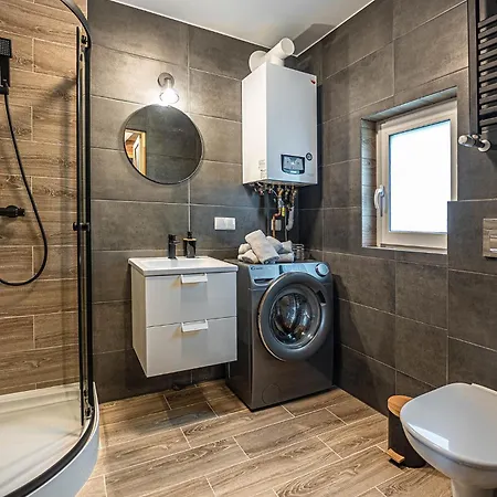 Mazurskie Wzgorze - Caloroczne 오스트로다