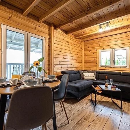 Mazurskie Wzgorze - Caloroczne * 오스트로다