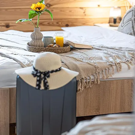 펜션 Mazurskie Wzgorze - Caloroczne 오스트로다