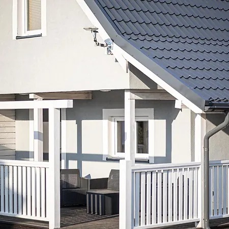 Semesterbostad Mazurskie Wzgorze - Caloroczne *